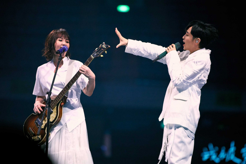 吳青峰在演出時感性落淚。（圖／緒風提供）