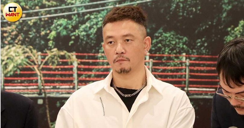 阿Ben在《謎宴》記者會上分享趣事。(圖/侯世駿攝)