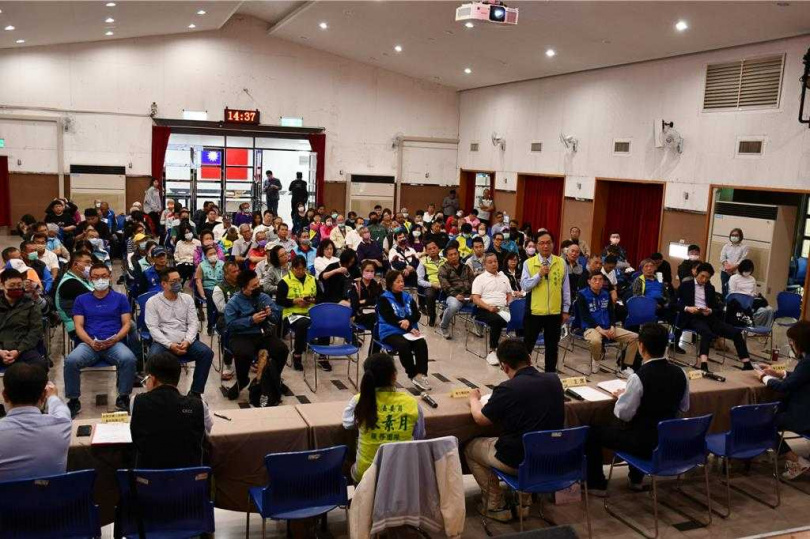 交通部鐵道局7日在彰化生活藝文館舉辦彰化市鐵路高架化工程先期環境影響說明會。（圖／民眾提供）