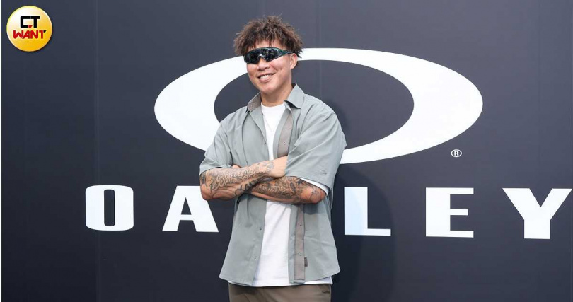 郭泓志沒聽說啦啦隊包養,但自曝想坐在髮香區看球。(圖/楊澍攝)