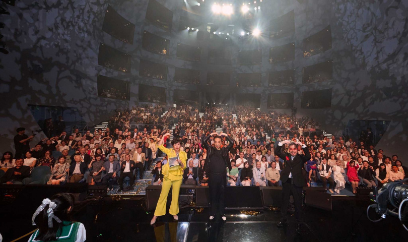 9月7日《英雄有愛公益音樂會》在台北表演藝術中心球劇場演出,由陳致遠自辦,邀請各界好友共襄盛舉捐款幫助10個包括警消等社會福利團體,出席企業家包括宏碁創辦人施振榮、富邦集團董事長蔡明忠、陳藹玲夫婦等。(圖/勇源基金會提供)