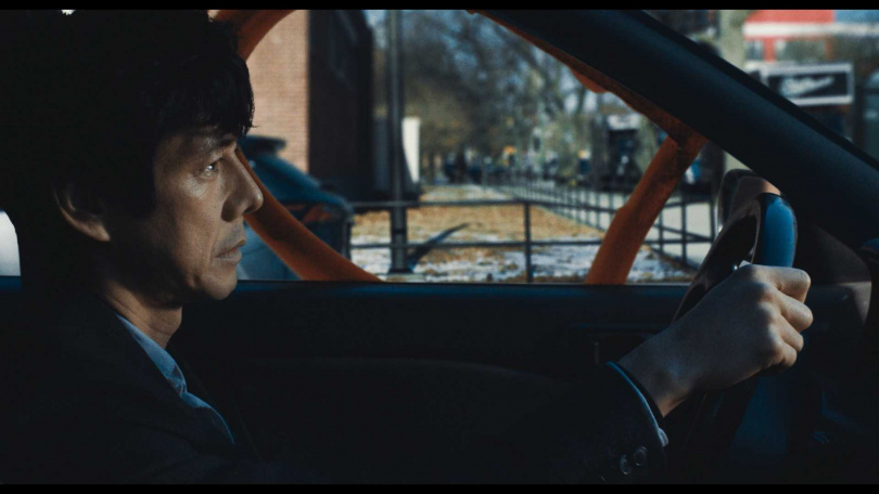 西島秀俊新作《最親愛的陌生人》有大量駕車戲碼，再度喚起觀眾對他《在車上》中留下的深刻印象。（圖／甲上提供）