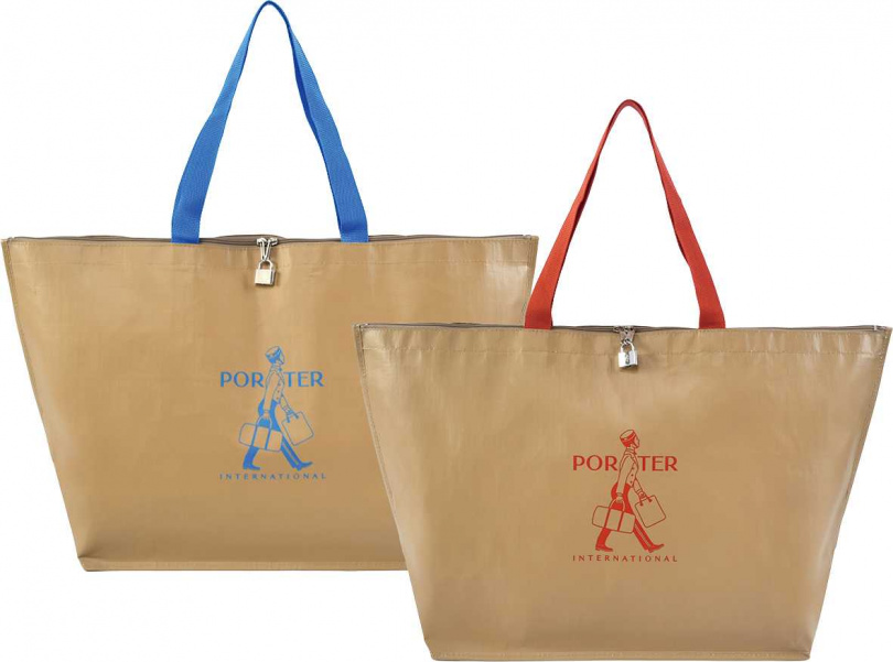 SOGO忠孝館初一限定: PORTER INTERNATIONAL馬年限定福袋 原價8500-11000元袋 特價3299元袋(限量100袋)(圖/黃筱婷攝)