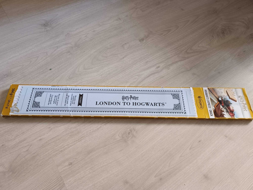 這款巧克力全長約100公分,外型引人注目。(圖/翻攝臉書/Costco好市多 商品經驗老實說)