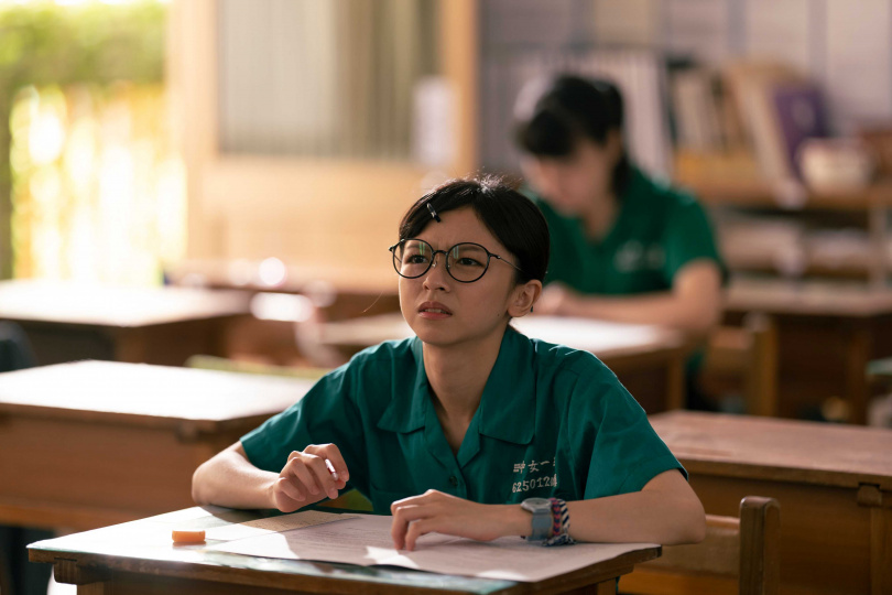 陳姸霏在《夜校女生》跟項婕如互換身分,意外引起日校、夜校矛盾。(圖/興揚電影提供)