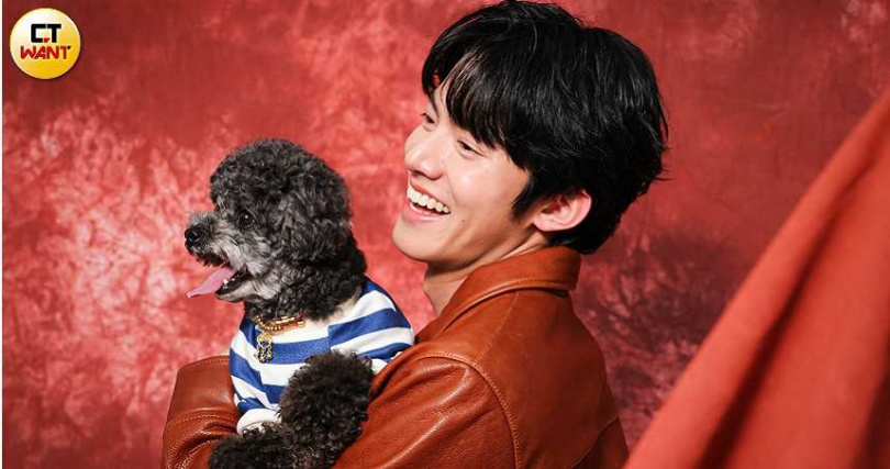 余杰恩透露媽媽常對著Wuni講話，還曾把他跟Wuni的名字搞錯，讓他哭笑不得。（圖／林士傑攝）