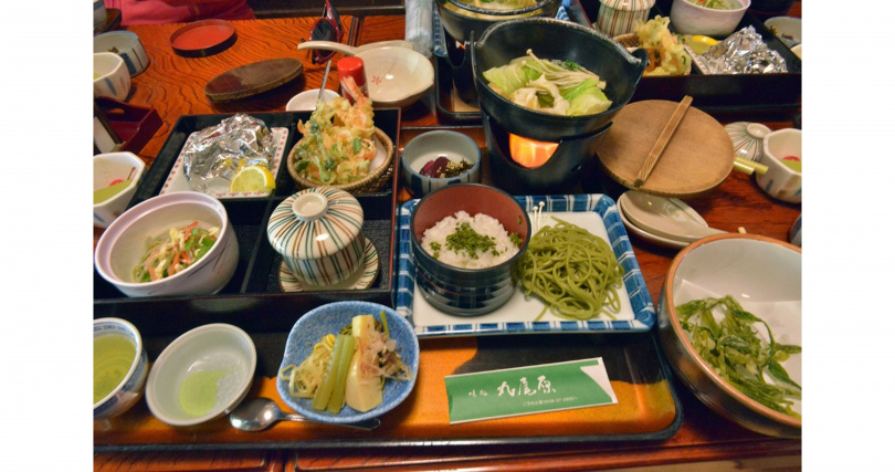 靜岡縣島田市精緻的茶餐吸引全球各地的茶人。（圖／吳德亮攝）