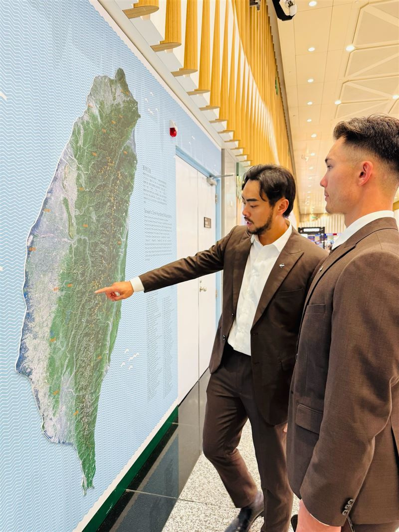 CPBL中華職棒寫下〈海島冒險王〉歌詞「我來自一座海上的島嶼,島上住著我勇敢的母親。」(圖/翻攝自CPBL中華職棒threads)