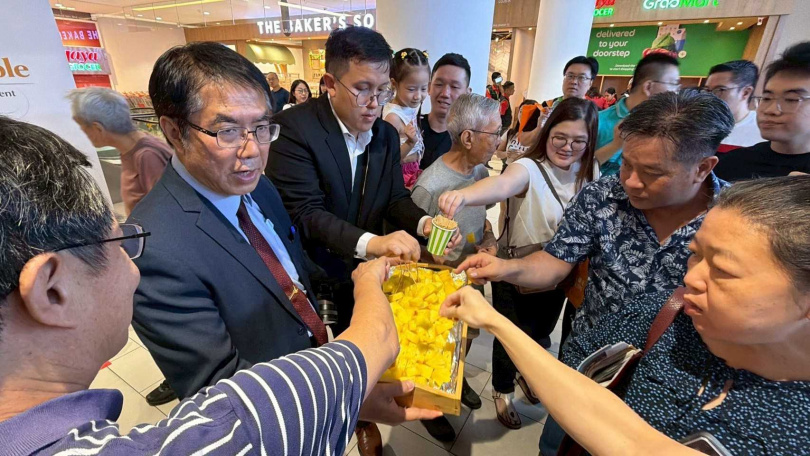 黃偉哲持續帶領在地農產拓展外銷，近日前進馬來西亞搶攻市場。（圖／台南市政府提供）