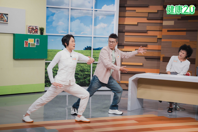 沈玉琳在首次體驗太極療法，直呼比有氧舞蹈難。（圖／TVBS提供）