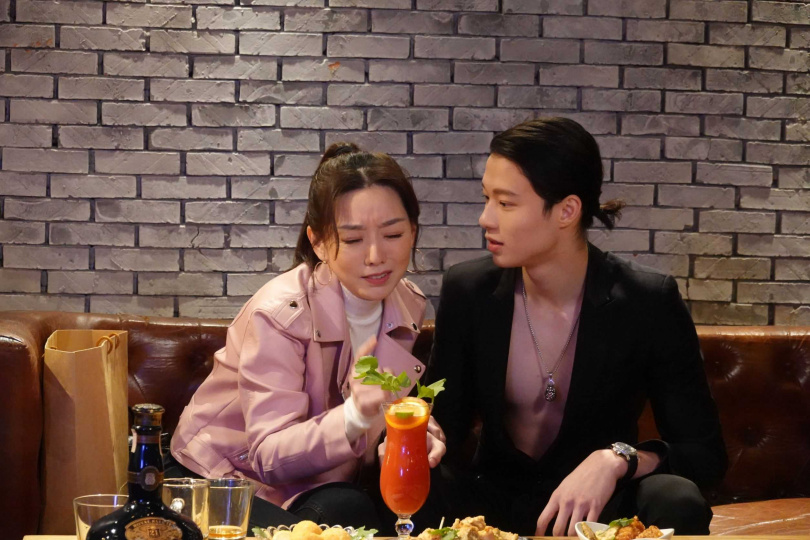 何柏廷(右)客串民視八點檔《好運來》,和賴芊合有對手戲。(圖/民視)