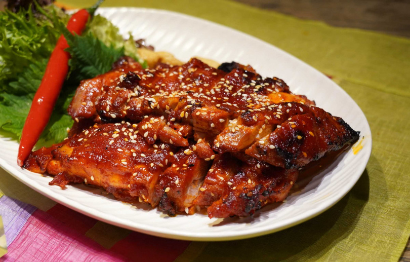 此次客座除了韓式炸雞之外，還推出「辣椒醬烤雞」。（圖／魏妤靜攝）