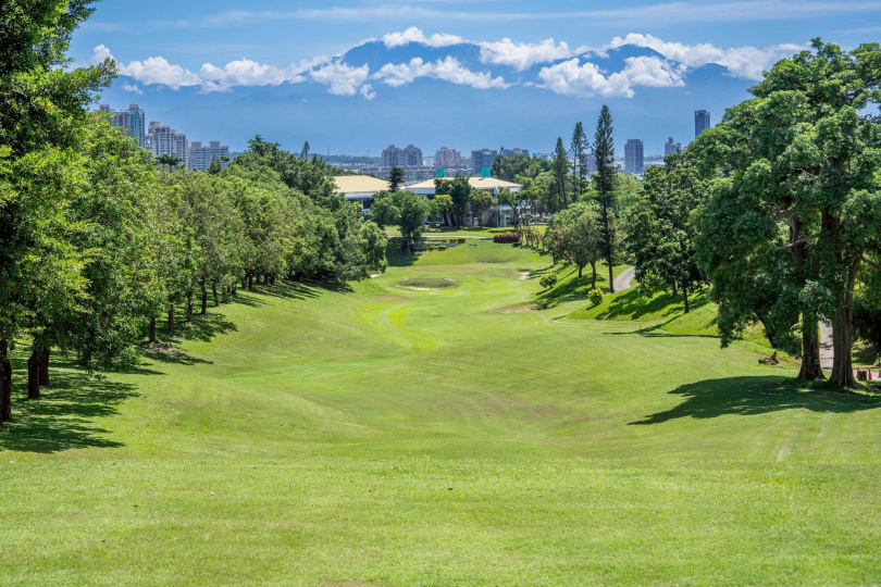 果嶺自然公園天氣好時甚至可遠眺北大武山。(圖/翻攝自高雄市政府媒體群組)