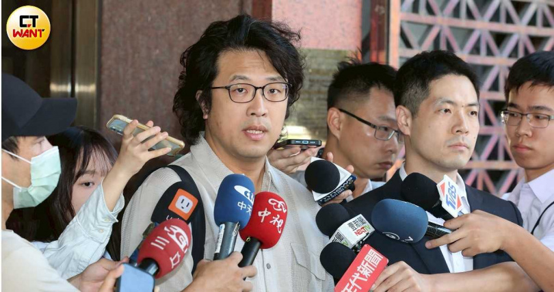 民進黨立委沈伯洋遭中國大陸公安點名列入「全球抓捕」名單，引發朝野關注。（圖／劉耿豪攝）