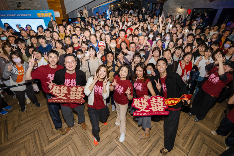 《雙囍》演員過年期間勤跑戲院宣傳電影。（圖／水花電影提供）