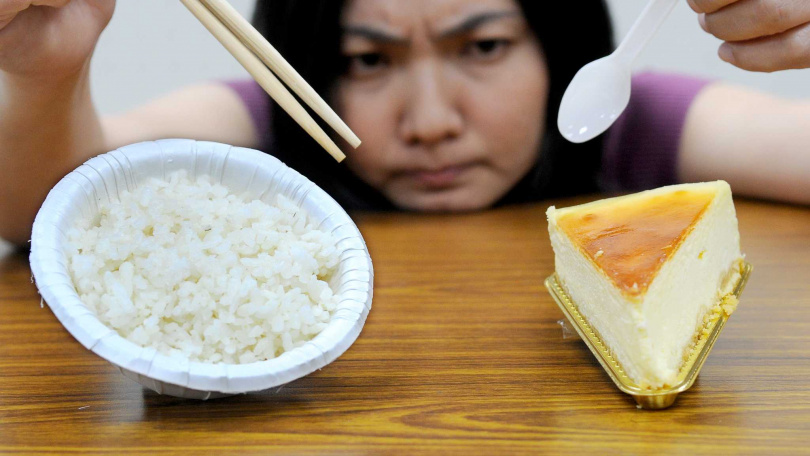 9天年假吃吃喝喝,許多人都急著減去多出的體重,專家提醒不要過度節食,以免造成反效果。(圖/報系資料照)