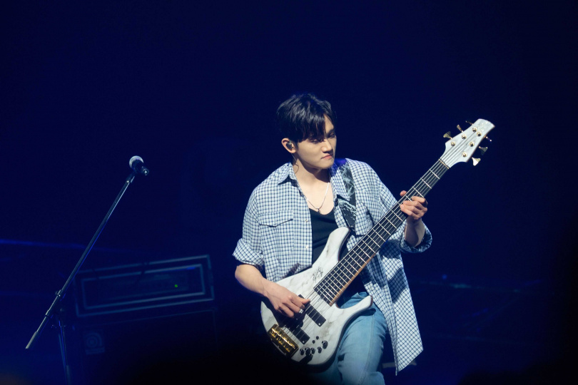 貝斯手趙元祥發揮精湛演奏技巧。（圖／網銀國際提供）