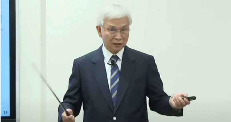 央行總裁楊金龍表示會持續檢視選擇性信用管制措施的執行成效。（圖／東森財經新聞）