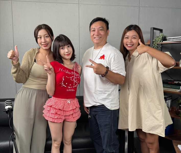 寶哥(胡靖韋)光臨「歡迎光靈慢慢聊」PODCAST節目(左至右:凱莉、油米、寶哥、伶伶)