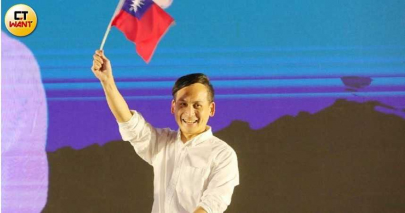 板橋東區立委葉元之(圖)認為針對一生戎馬的榮家長者,如何有尊嚴地快樂度過晚年,退輔會責無旁貸。(圖/周志龍攝)