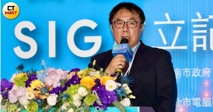 台南市長黃偉哲（圖）認為2024年的燈會作品能感動2025年的德國柏林評審團，非常不容易。（圖／方萬民攝）