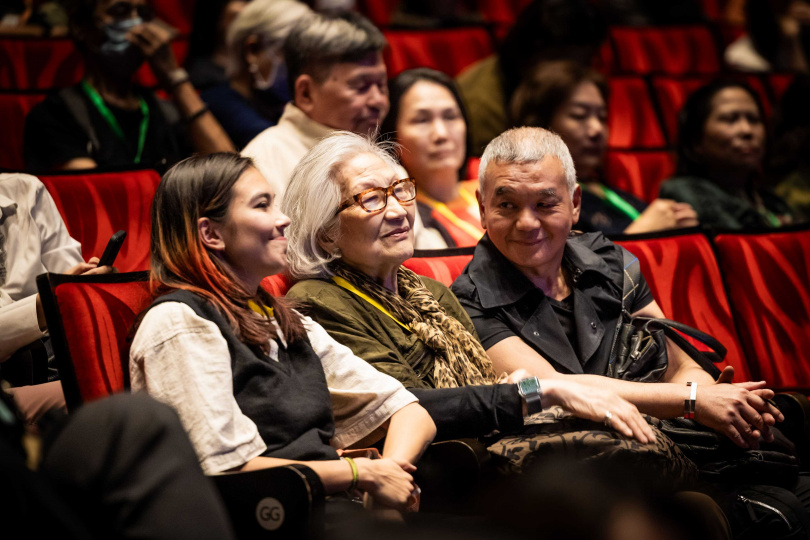 《讓建築歌唱～徐亞英的交響人生》徐亞英老婆徐安娜與孫女徐麥粒現身力挺。（圖／牽猴子提供）