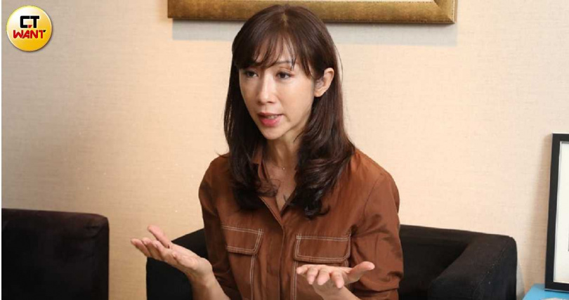 台北市議員許淑華(圖)批評過去兩年來北市10起天坑宛如不定時炸彈實在駭人。(圖/劉耿豪攝)