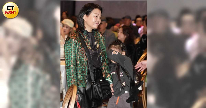 夏禕帶著孫女出席餐會，祖孫同框畫面溫馨。（圖／常朝貴攝）