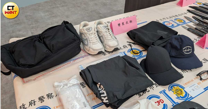 年僅23歲的林姓槍手落網被捕時腳踩3.6萬元的迪奧步鞋。（圖／林冠吟攝）