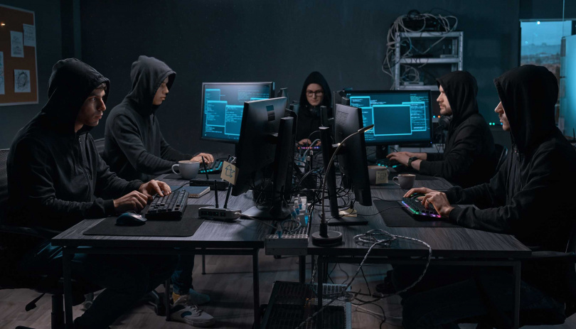 冏星人近年曾指出自己寫出抓網軍系統,卻被發現誤傷率極高。(圖/AI示意圖)