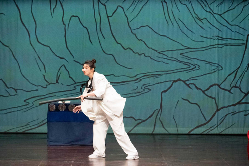 賴雅妍顛覆女神形象戴豬鼻子扮豬八戒。（圖／嚞娛樂）