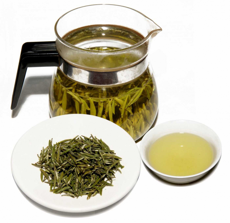 有人沖泡龍井、碧螺春等綠茶喜歡使用玻璃茶具。(圖/吳德亮攝)