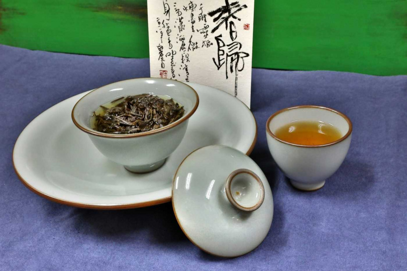 流傳久遠的蓋碗泡法大多用於水溫不宜太高的茶類。(圖/吳德亮攝)