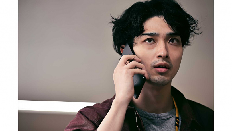 橫濱流星飾演刑警「小駒」，為戲增重17公斤。（圖／翻攝自TBS官網）