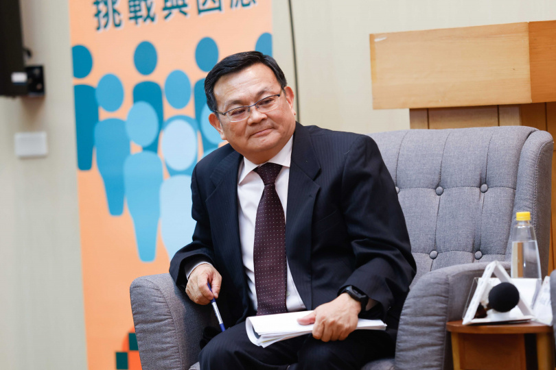 學者辛炳隆認為，台灣對長照議題的討論，常陷入由「移工」或「機構」負責的零合遊戲，事實上兩者能相輔相成，共同建構更能符合民眾需求的長期照顧體系（圖／報系資料照）