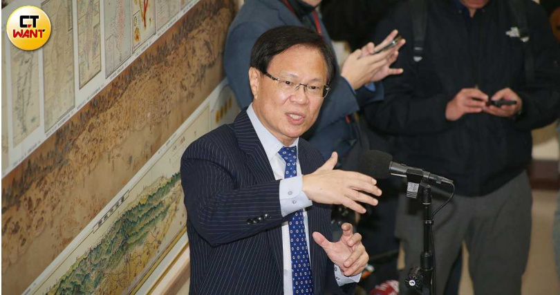 立法委員張啓楷呼籲，陸委會與內政部應立刻停發陸配喪失原戶籍的補件通知、撤回已寄發文件，並就本次行政疏失公開道歉。（圖／黃鵬杰攝）