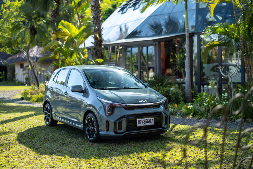 輕奢精品掀背The new Picanto自4至5月底，總計領牌近400台，證明The new Picanto深受年輕時尚族群喜愛的獨特魅力。（圖／台灣森那美起亞提供）