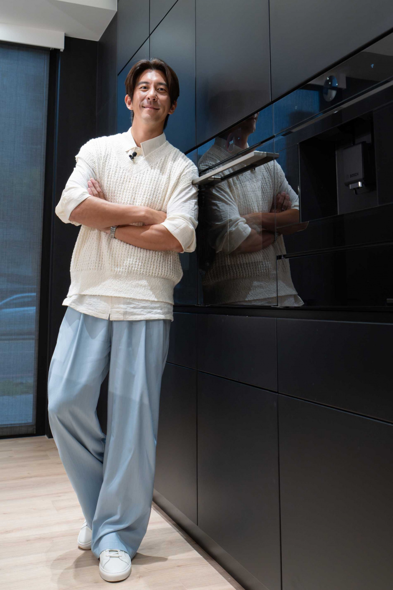 修杰楷日前受邀登上《Yahoo唐綺陽談星私廚》大秀廚藝。(圖/Yahoo唐綺陽談星私廚提供)