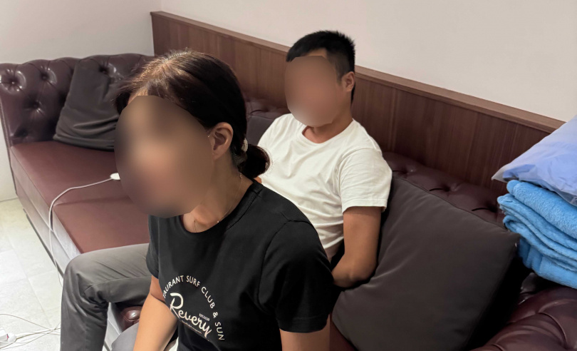 王女(圖左)身為吳棕睿母親,竟憑藉過往在銀行進行風險管理的專業,撰寫「教戰守則」協助犯罪。(圖/讀者提供)