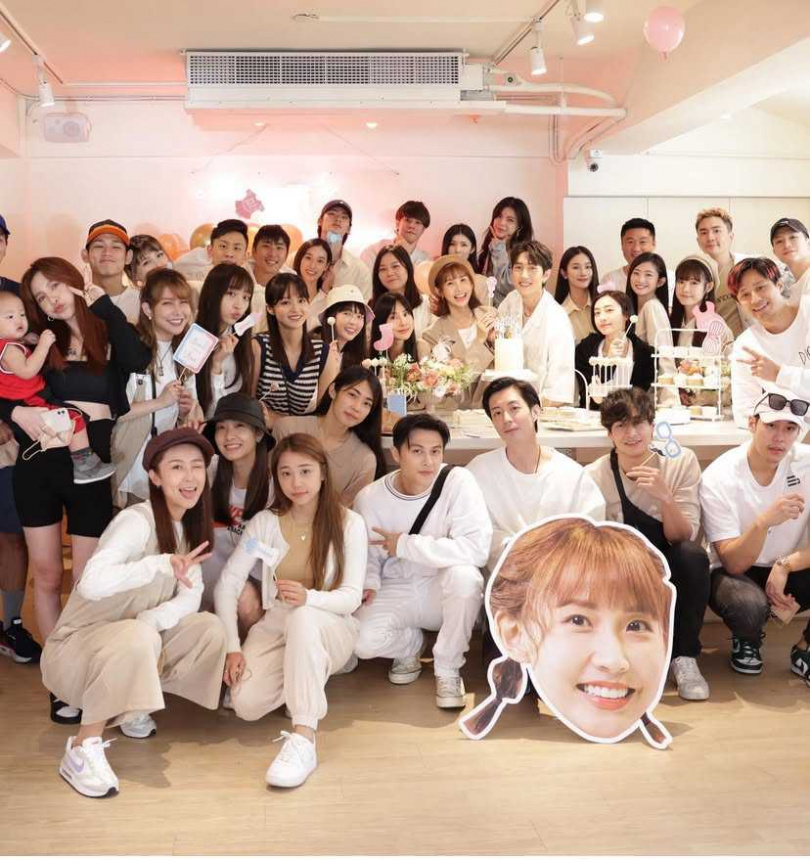 當粿粿懷孕與范姜彥豐一同舉辦性別派對時，黃沐妍與王子都受邀參加。（圖／翻攝自黃沐妍IG）