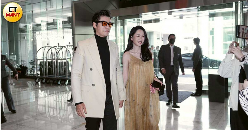 陳喬恩和老公到場見證。（圖／蘇聖倫攝）