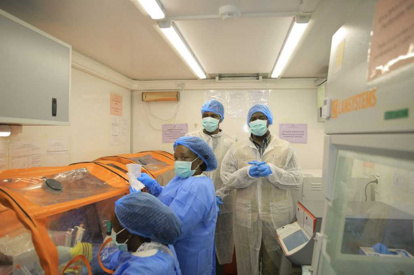 患者生病約1個月仍一路跨境移動,抵達奈洛比後病情惡化,最終不治。
