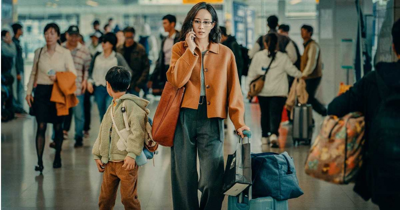 張鈞𡩋（右）和童星謝以樂有許多對手戲。（圖／公視、中華電信、瀚草文創提供）