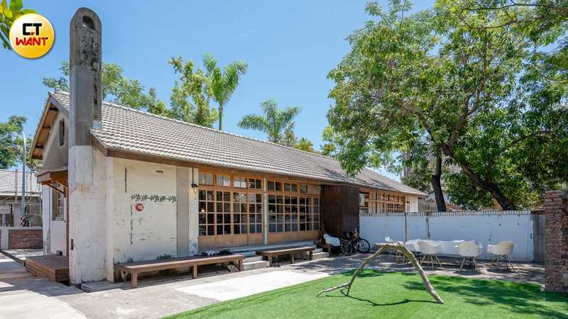 夢群島文化書室進駐具有悠久歷史的鳳山黃埔新村。（圖／焦正德攝）