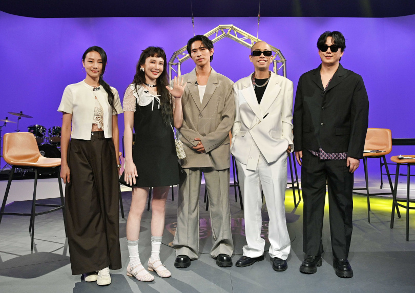 《GMA Heat入圍就是肯定》邀請金曲入圍嘉賓齊聚暢談，左起陳忻玥、魏如萱、柏霖PoLin、呂士軒、蕭煌奇。（圖／台視提供）