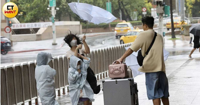 颱風季節來臨，各地往往面臨大小不等的災情。（示意圖／方萬民攝）