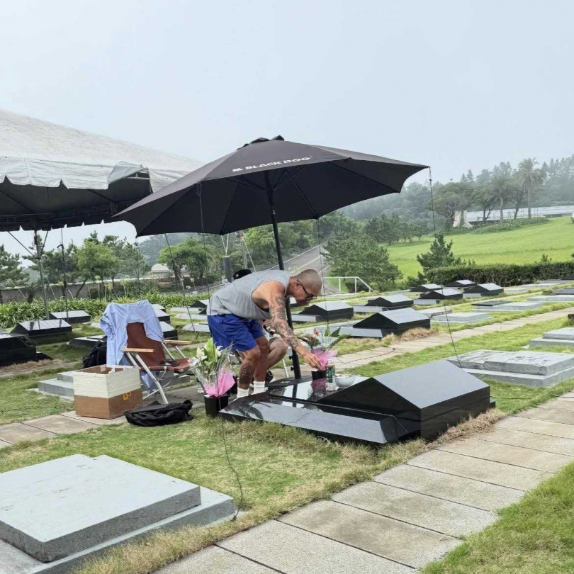 具俊曄被直擊在金寶山陪伴愛妻。（圖／Threads／@peichiu65）