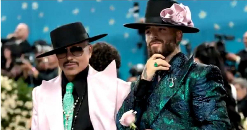 Adidas與設計師Willy Chavarría因「Oaxaca Slip-On」設計引發爭議,已與墨西哥官方接觸討論補償事宜。(圖/翻攝自路透社網頁)