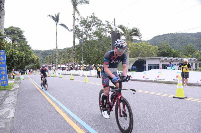 花蓮太平洋盃洄瀾鐵人三項錦標賽原預計10月11日登場，執行單位卻在賽事1個月前宣布取消，雖可退費或轉他場賽事，仍引起許多選手不滿；圖為去年賽事畫面。（圖／花蓮縣政府提供）