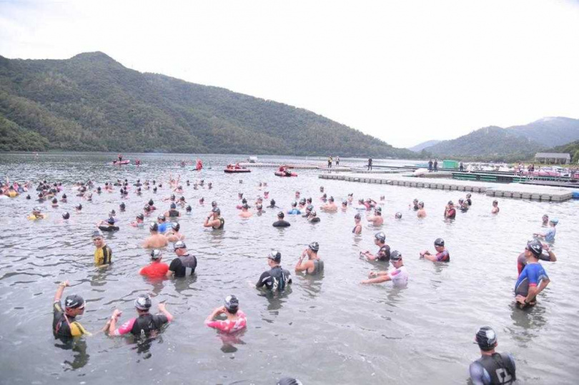 花蓮太平洋盃洄瀾鐵人三項錦標賽原預計10月11日登場，執行單位卻在賽事1個月前宣布取消，雖可退費或轉他場賽事，仍引起許多選手不滿；圖為去年賽事畫面。（圖／花蓮縣政府提供）